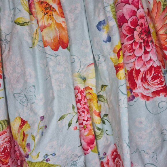 Girls Floral Smocked Dress With Puff Sleeves & Button Back Closure size 6x - Picture 4 of 8